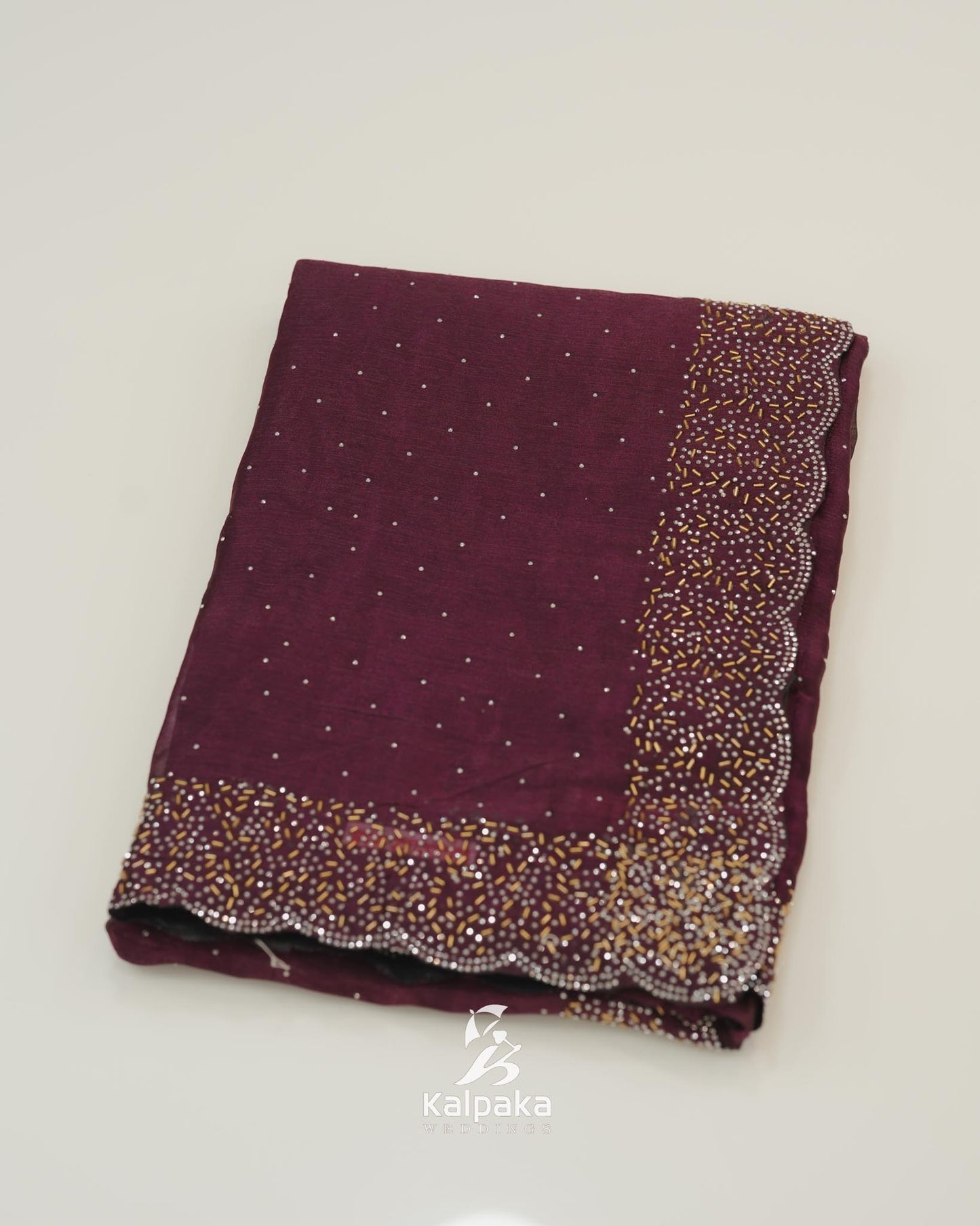 Wine shade Fancy Saree with Stone Work Border đ¸