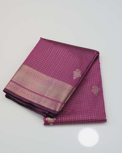 Checked Silk Saree-  Majantha with golden zari border🍁