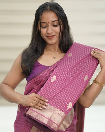 Checked Silk Saree-  Majantha with golden zari border🍁