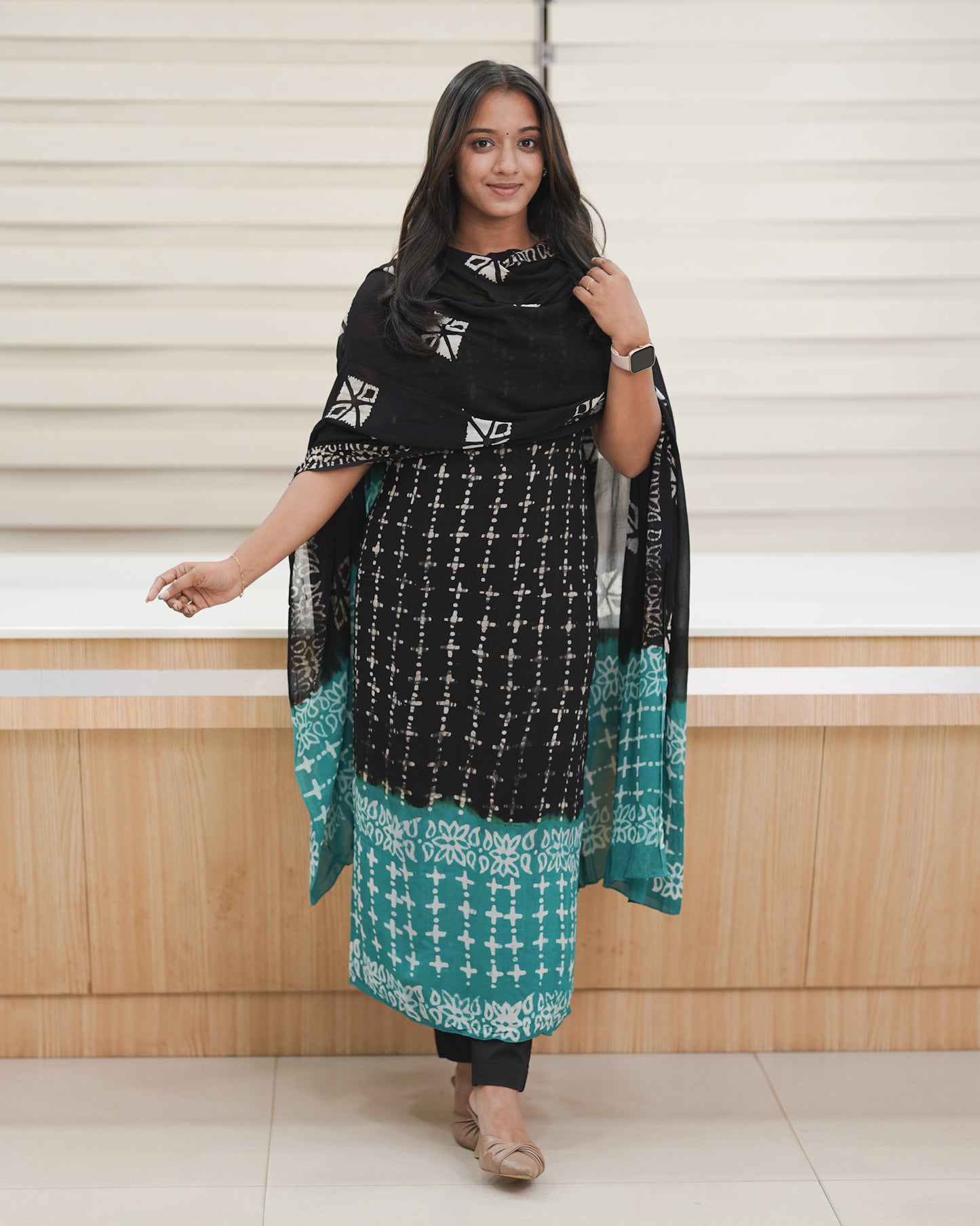 Georgette Bandini unstitched salwar set-Contrast colors
