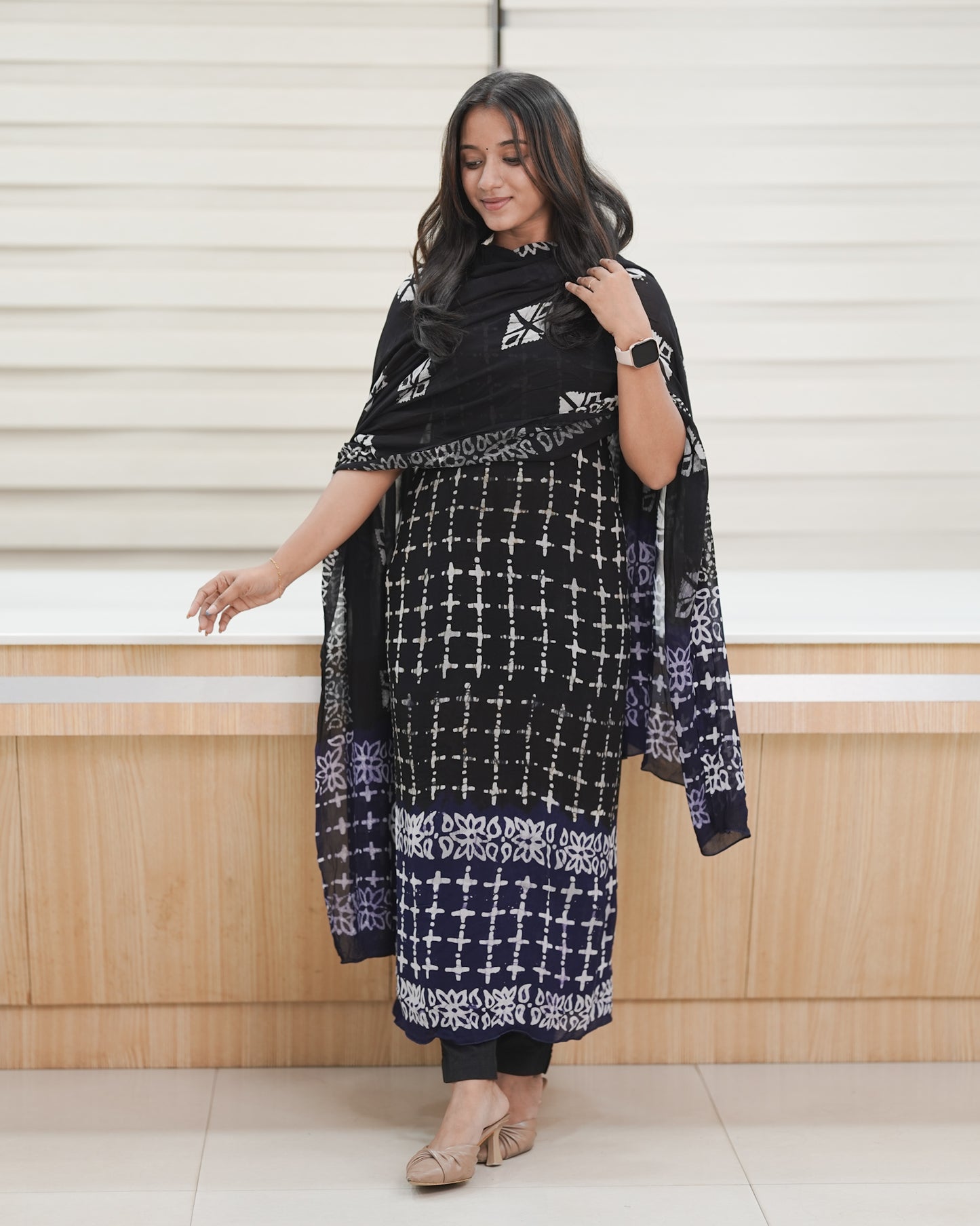 Georgette Bandini unstitched salwar set-Contrast colors