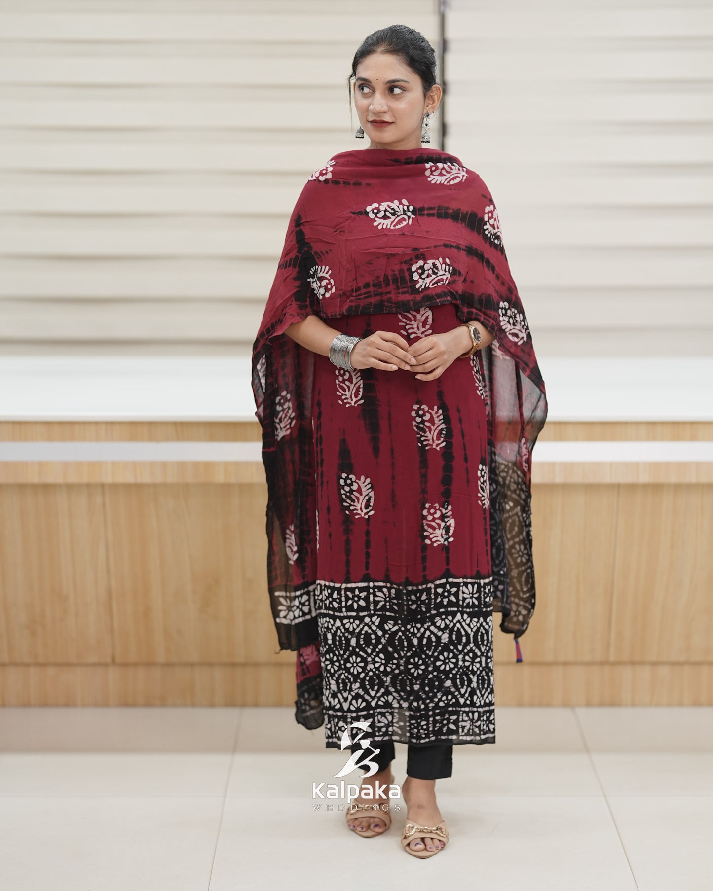 Georgette Bandini Butta print unstitched salwar set-Contrast colors