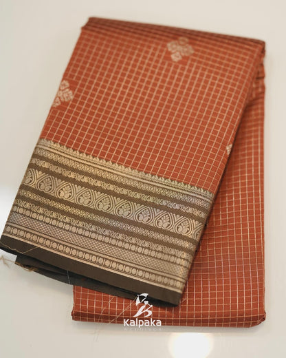 Art silk saree - Brick red color with contrast border ✨