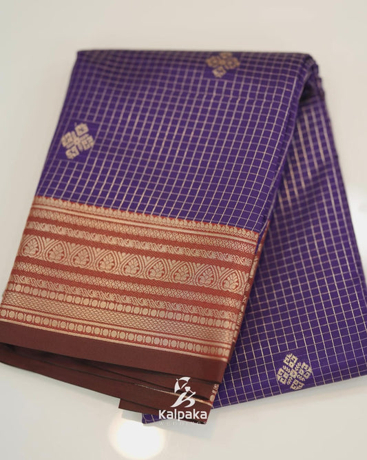 Art silk saree - Violet color with contrast border ✨